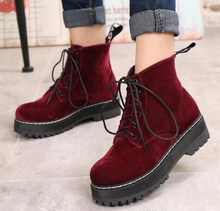 Load image into Gallery viewer, Vintage Velvet Thick Ankle Ladies Boots
