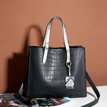 Load image into Gallery viewer, Snake Skin Designed  Strapped Handbag
