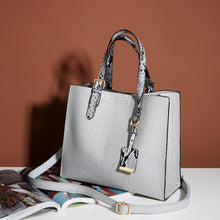 Load image into Gallery viewer, Snake Skin Designed  Strapped Handbag
