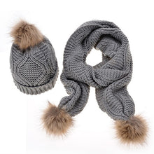 Load image into Gallery viewer, Two PC Scarf &amp; Hat Set
