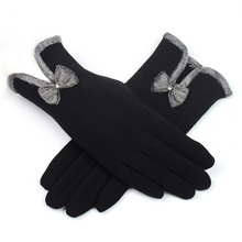 Load image into Gallery viewer, Cashmere Lace Touch Screen Bow Tie Gloves
