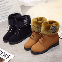 Load image into Gallery viewer, Low-heeled Thick Fur Padded Boots
