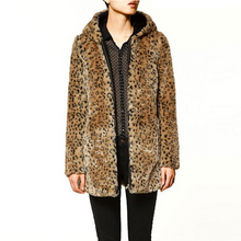 Load image into Gallery viewer, Zipped Faux Fur Leopard Coat
