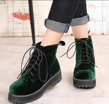 Load image into Gallery viewer, Vintage Velvet Thick Ankle Ladies Boots
