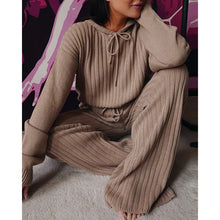 Load image into Gallery viewer, Loose Fitting Warm Knitted Pant Suit
