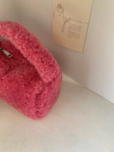 Load image into Gallery viewer, Messenger Style Fluffy Chained Purse
