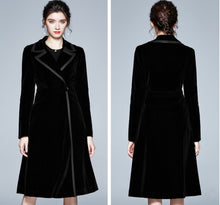 Load image into Gallery viewer, Designer Vintage Notched Collar Velvet Maxi Coat
